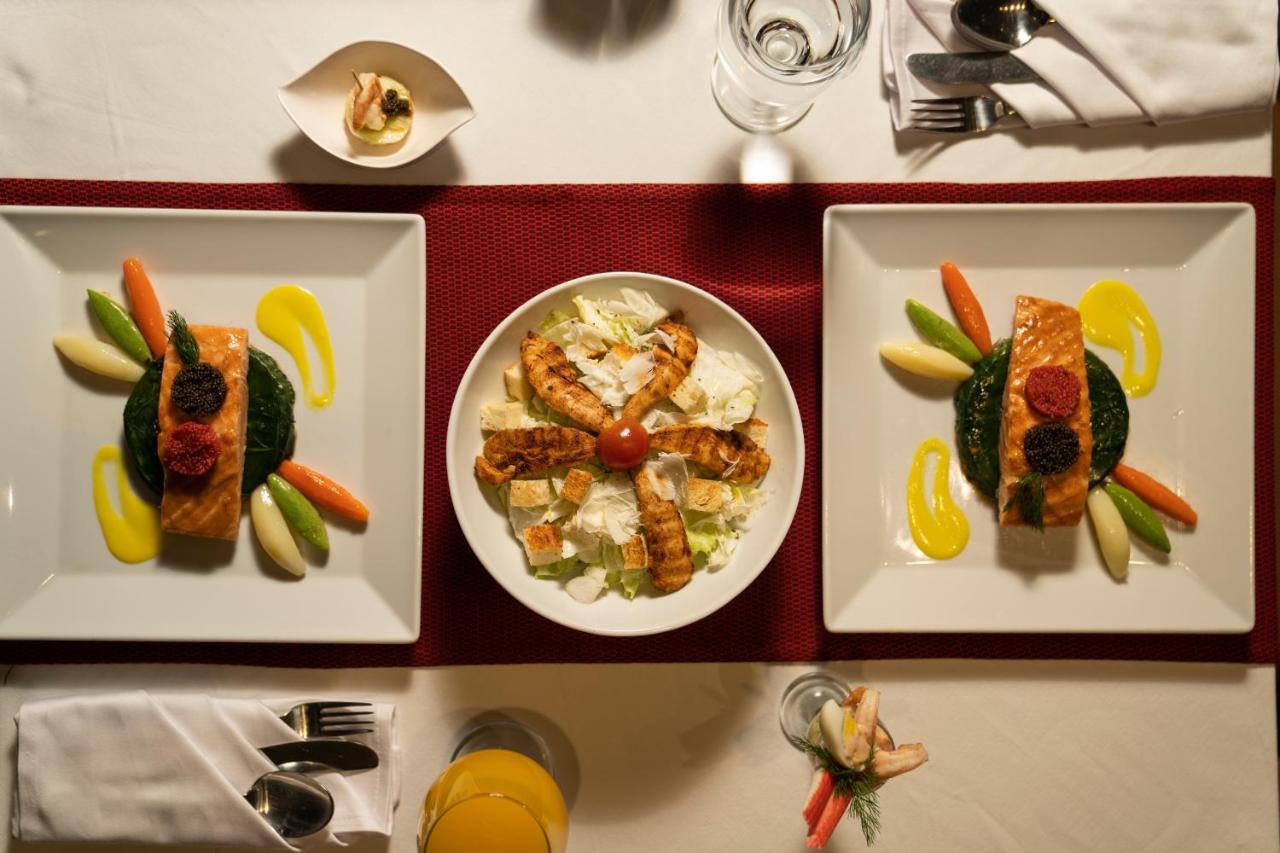 Grand Ocean El Sokhna Hotel Ain Sukhna Bagian luar foto A meal prepared by a private chef