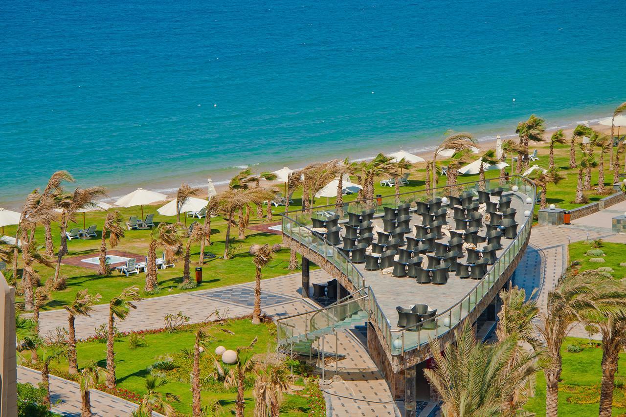 Grand Ocean El Sokhna Hotel Ain Sukhna Bagian luar foto The beach at the resort