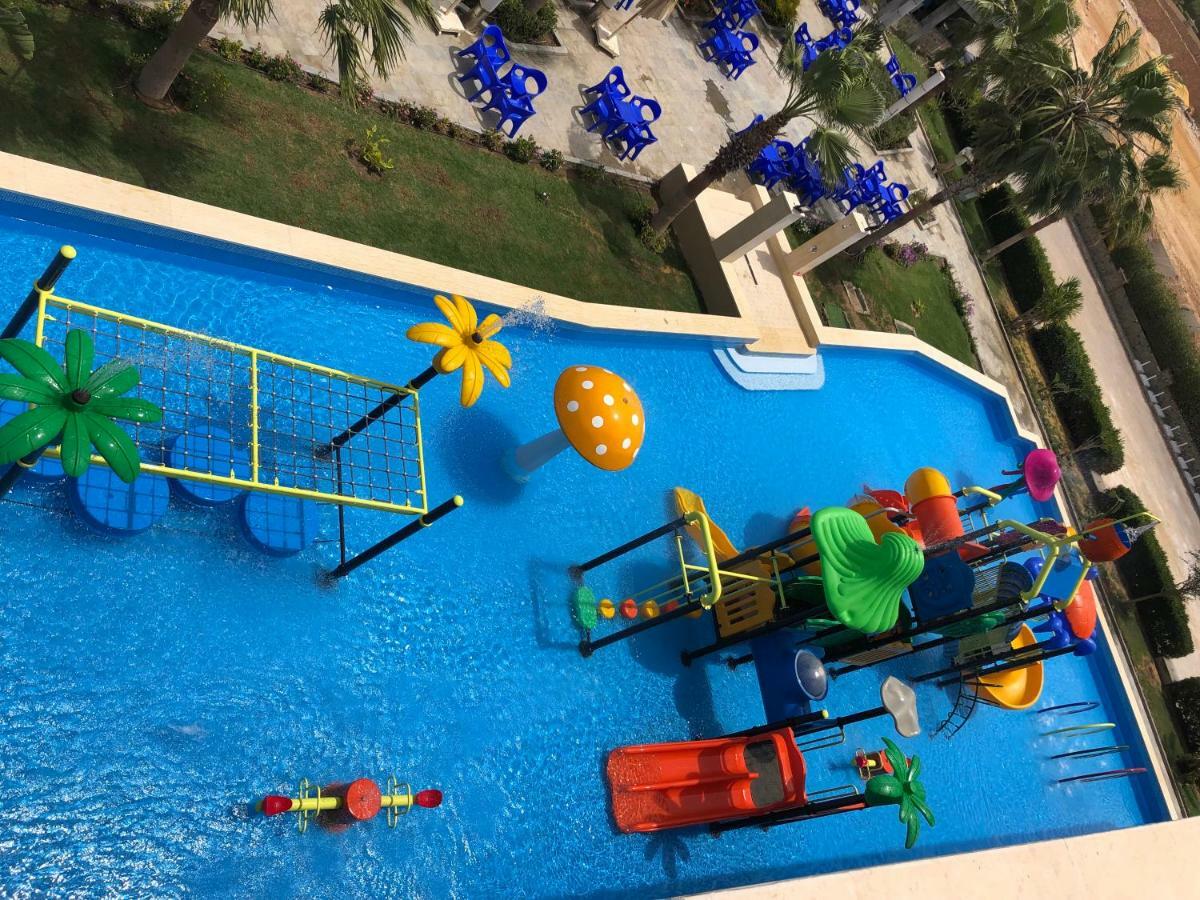 Grand Ocean El Sokhna Hotel Ain Sukhna Bagian luar foto The water park at the hotel